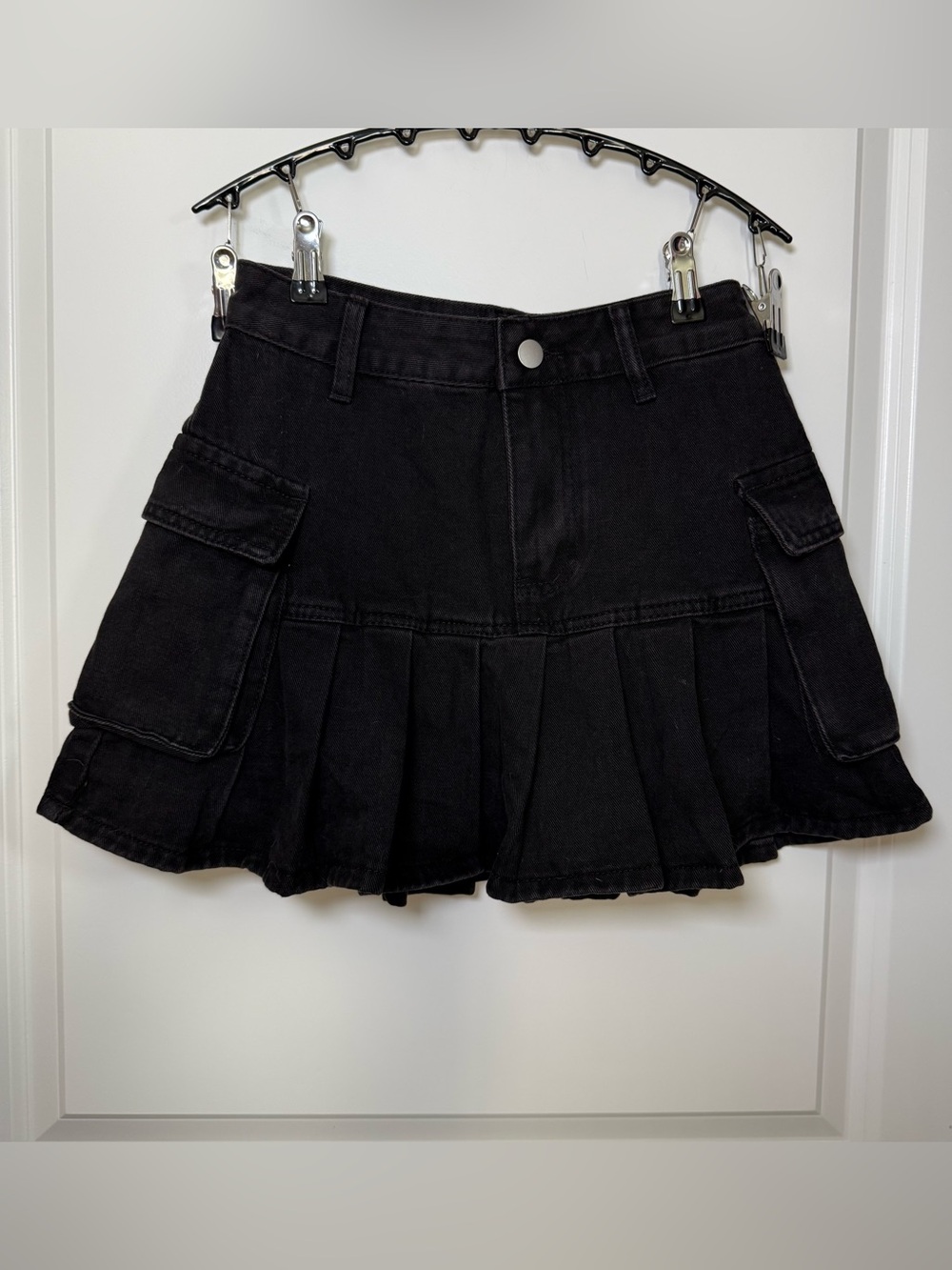 ROMWE Black Denim Cargo Pleated Mini Skirt Women’s XS Y2K Gothic Streetwear